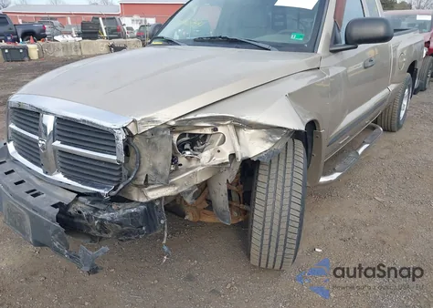 2005 Dodge Dakota Slt from USA, damaged, VIN 1D7HW42N45S112397